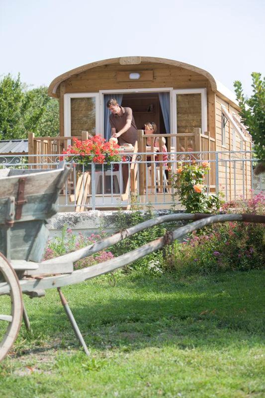Les Roulottes De Cuzay Villa Roiffé Екстериор снимка